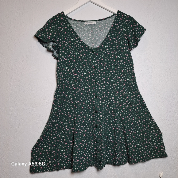 Arizona Jean Company Dresses & Skirts - Arizona Jean Company Floral Green and Pink Dress